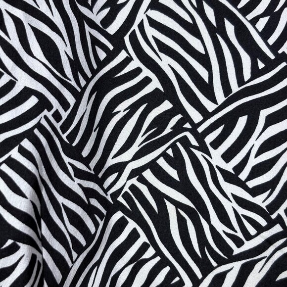 Dana Buchman Wavy Geometric Print Button Down Top Black White Size 12 - Picture 4 of 6